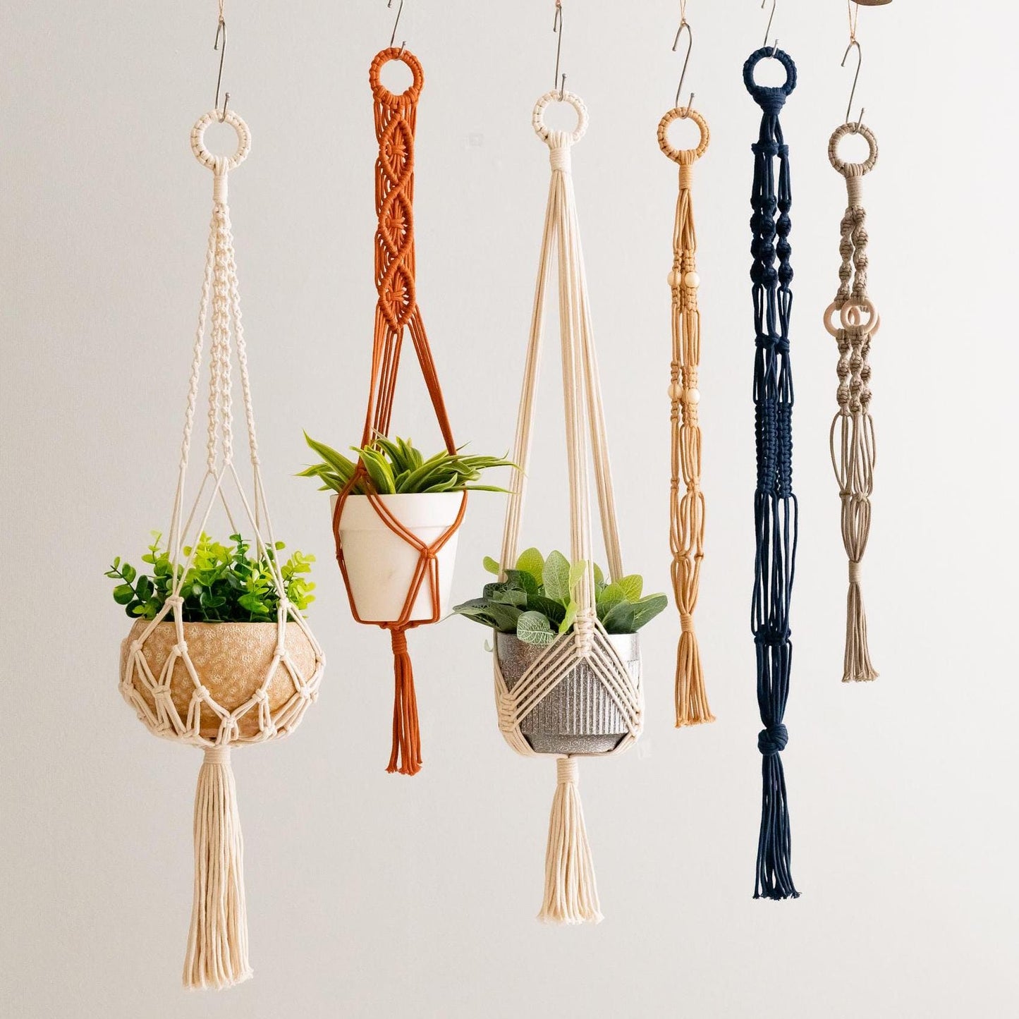 Boho Plant Hanger, Hanging Plant Pot, Eco Friendly Gifts, Balcony Decor, Garden Lover Gift, Macrame Pot Hanger, Tassel Plant Hanger I68